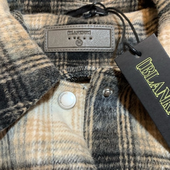 NWT BLANK NYC Women Shacket Jacket Flannel Plaid Snap Front Size Medium - Picture 4 of 8